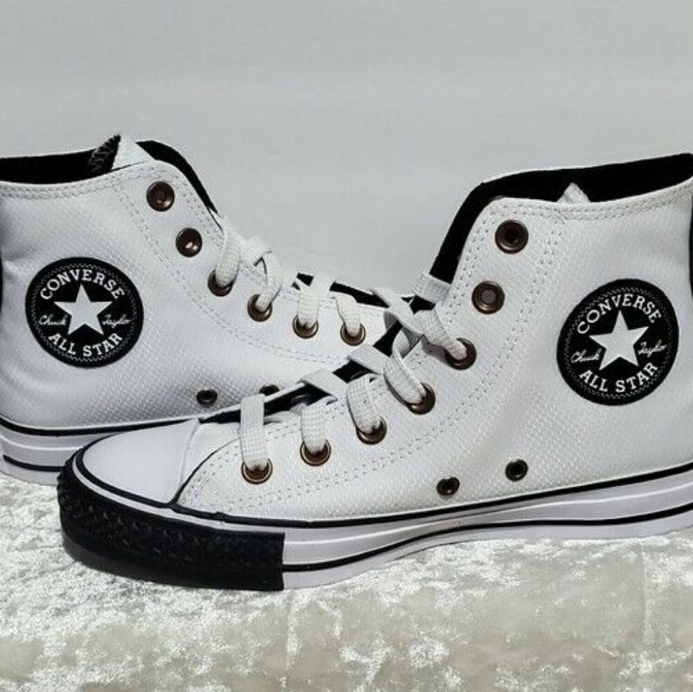 Chuck Taylor All Star High Tops 
-White and Black